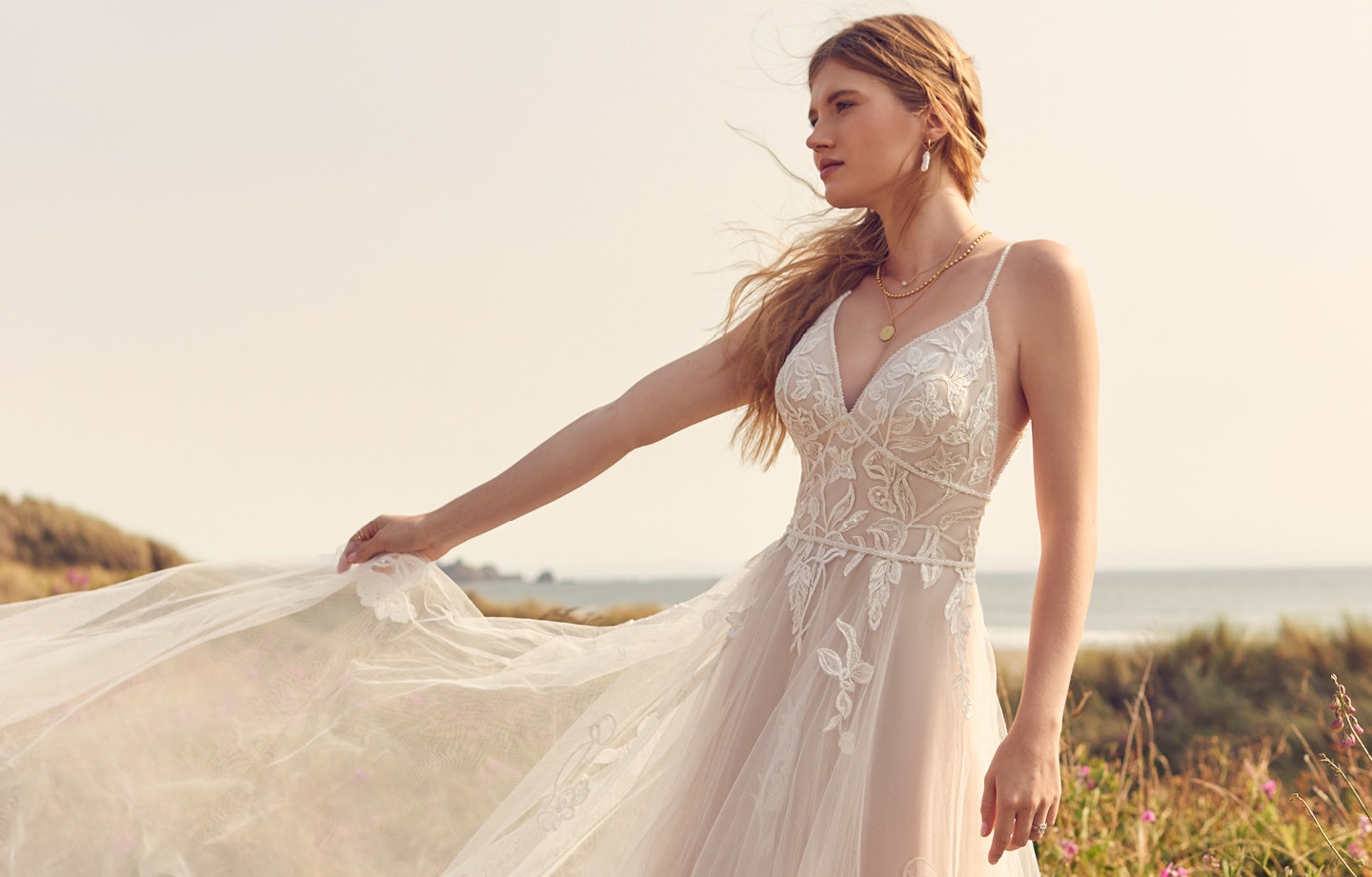 Elegant Mermaid Halter Wedding Gown With Pearls Lace And Beading, Train  Perfect For Country Weddings In 2021 Affordable Garden Gown By Trumpet  Nigeria Robes De Marieiée From Bridalstore, $152.87 | DHgate.Com